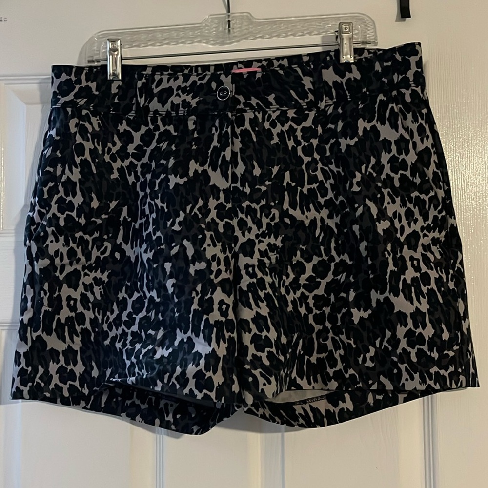 🛍️ Isaac Mizrahi | stretch cheetah print shorts size 12